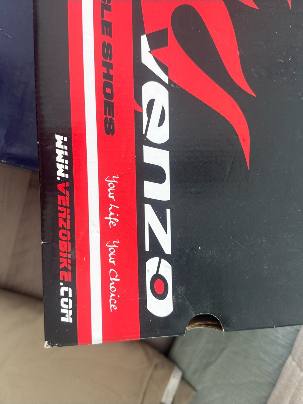Venzo cycle Shoes Box in Black and Red